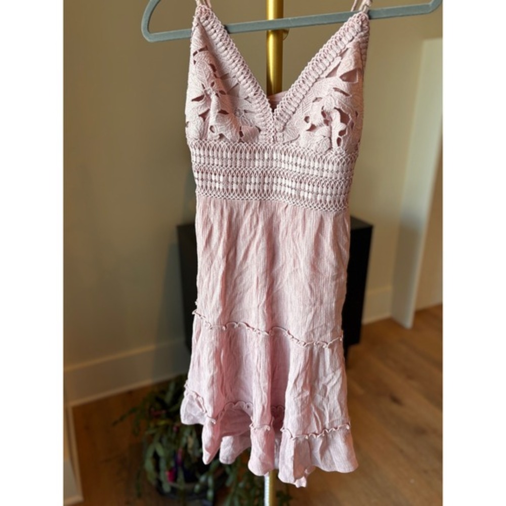 Love Tree Pink Crochet Lace Trim Mini Dress Size L Spaghetti Strap Back Tie